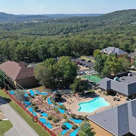 Enjoy Branson In A Great 1Bd Condo With Resort Amenities Including Mini-Golf